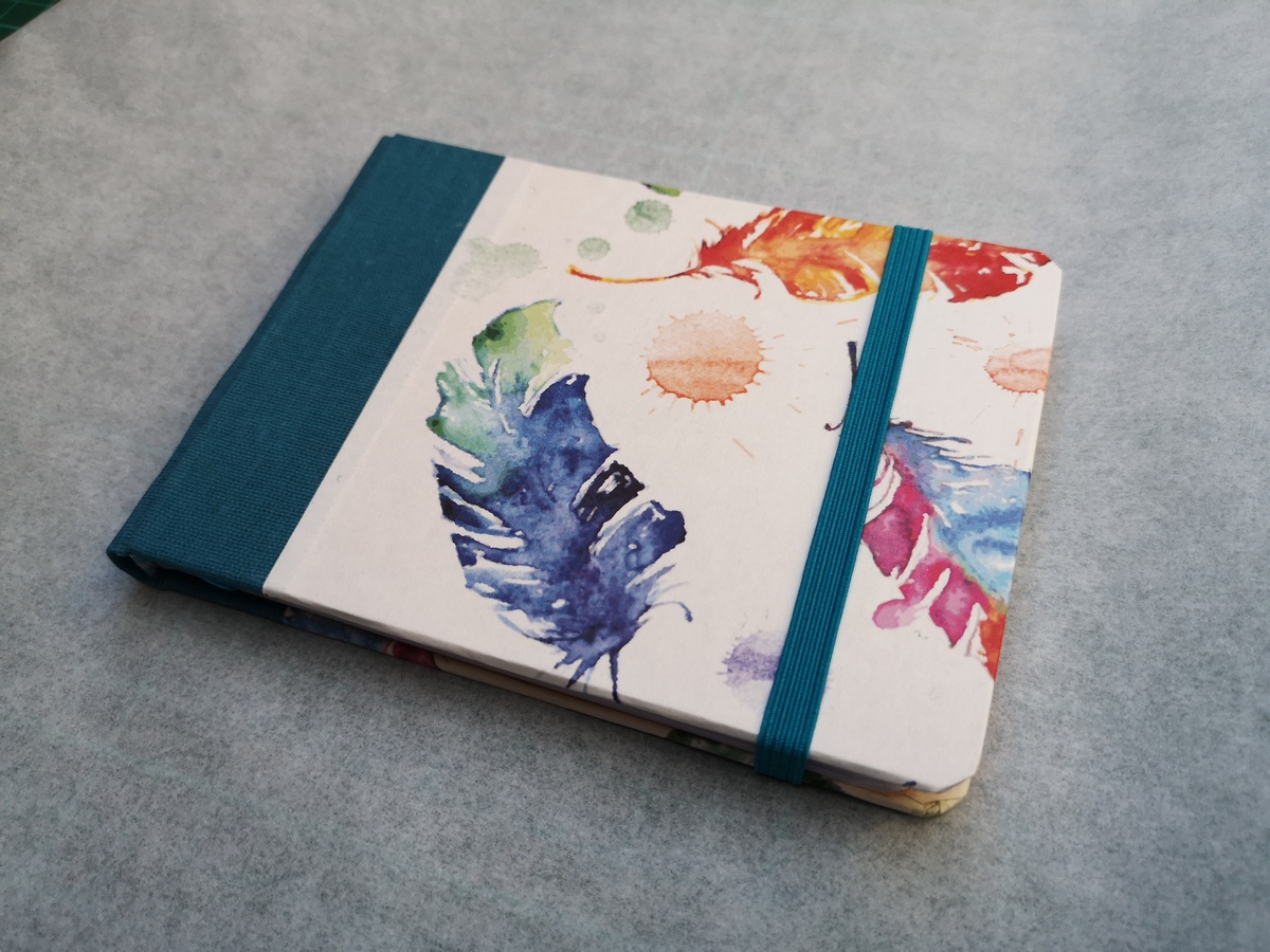 Napló füzet és bőr jegyzetfüzet